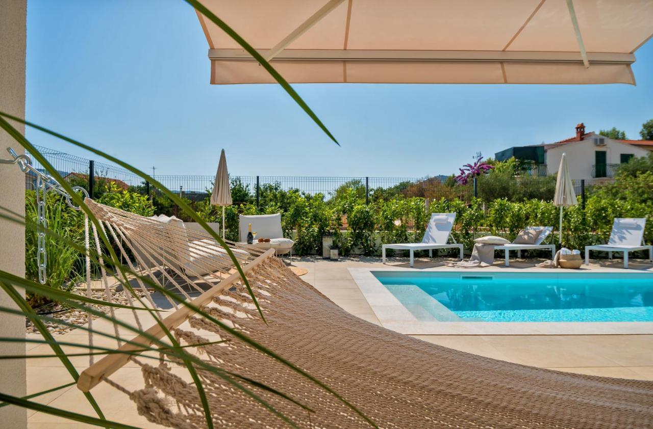 Marula Holiday Home - With Heated Pool Маріна Екстер'єр фото