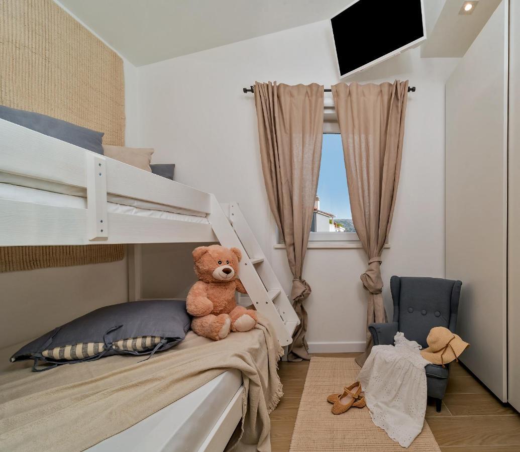 Marula Holiday Home - With Heated Pool Маріна Екстер'єр фото