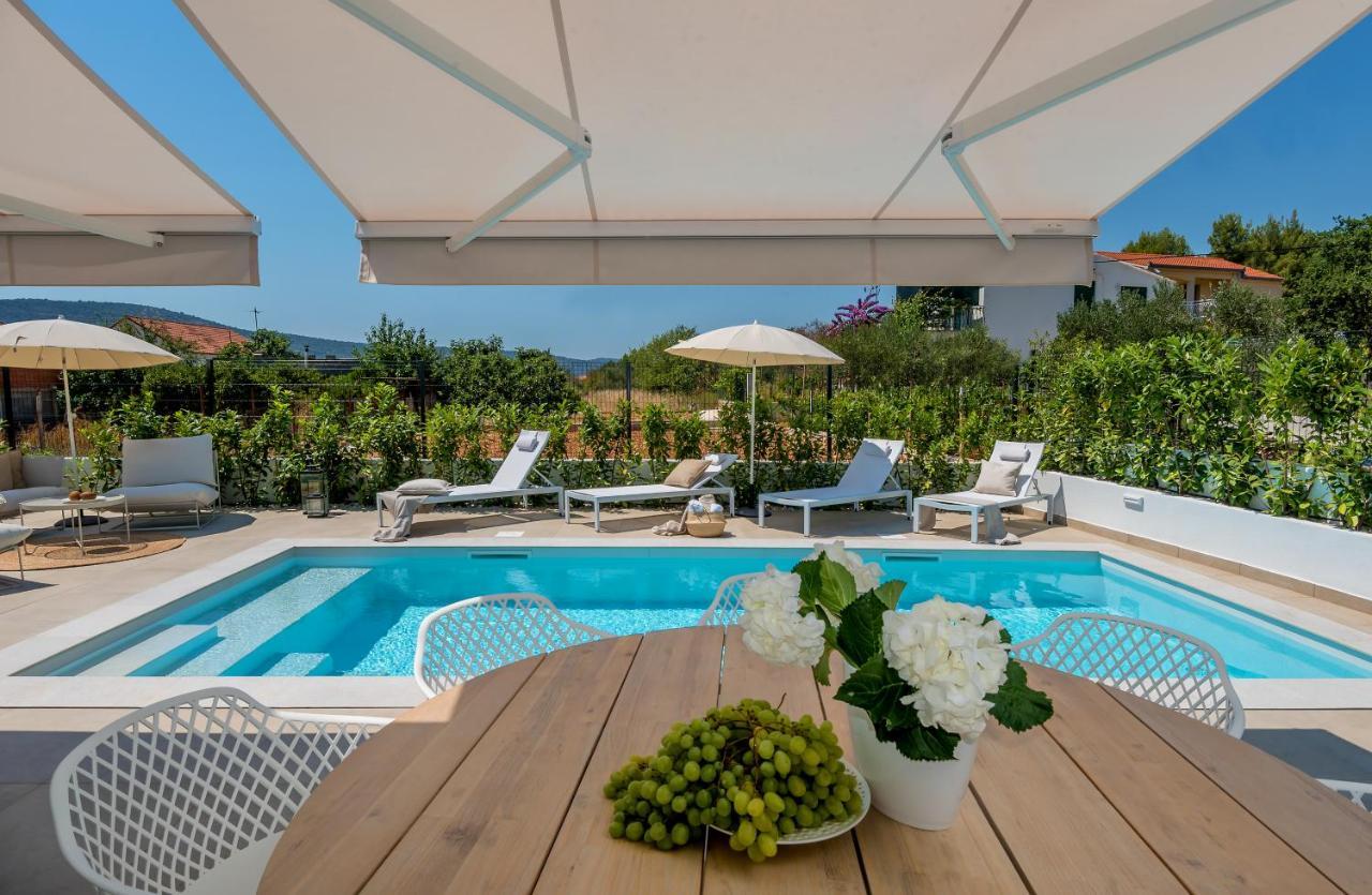 Marula Holiday Home - With Heated Pool Маріна Екстер'єр фото