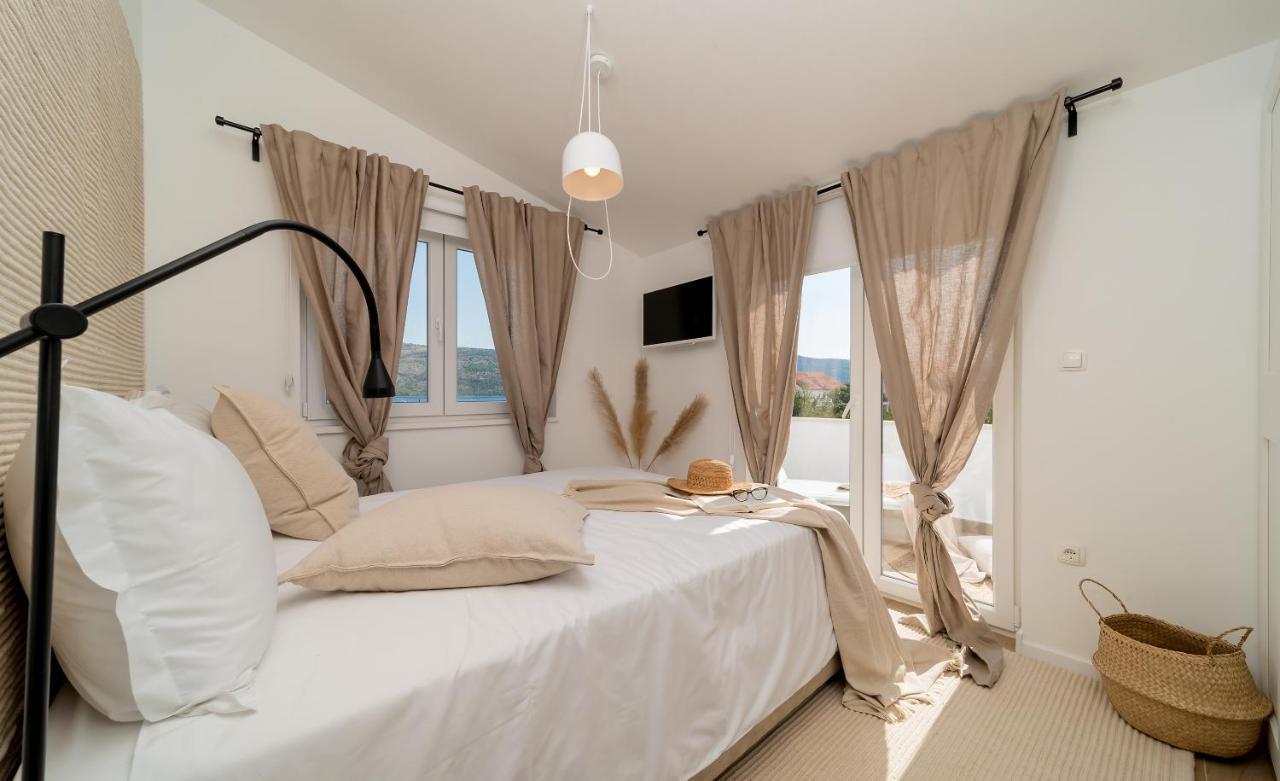 Marula Holiday Home - With Heated Pool Маріна Екстер'єр фото