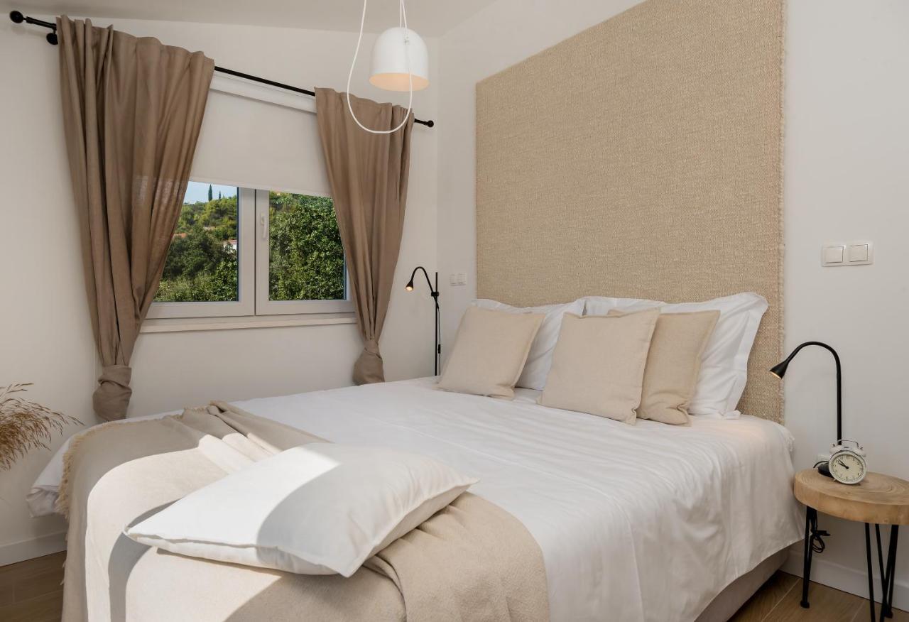 Marula Holiday Home - With Heated Pool Маріна Екстер'єр фото